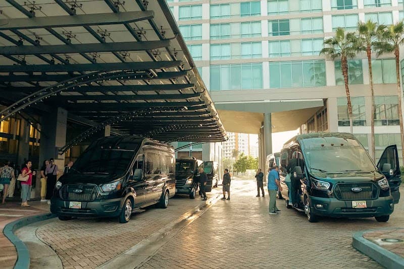 Luxplora Limousine & Chauffeur Services