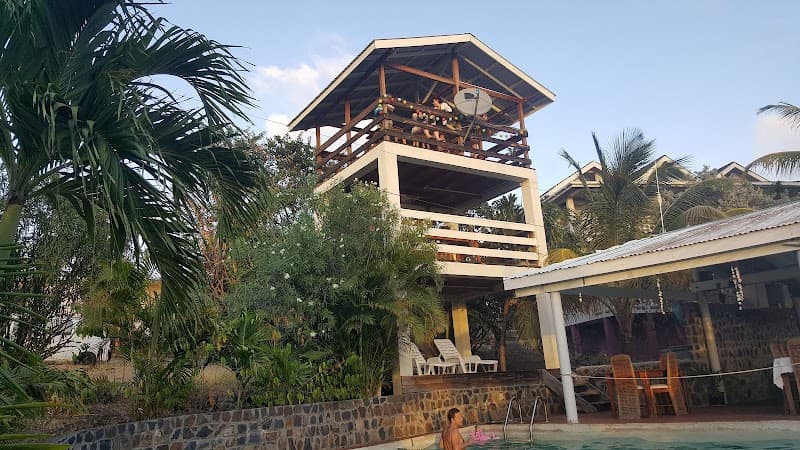 Dennis' Hideaway